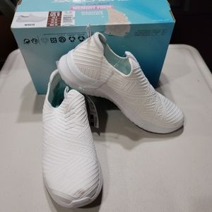Women’s Skechers Slip-on Sneakers, White – Size 9 M